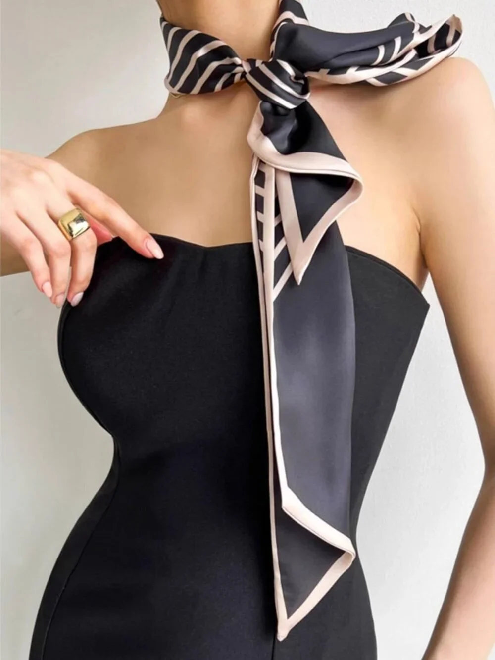 Women's  Black Gold Twill Fashion Elegant Oblique Angle  Scarves Bag Scarfs